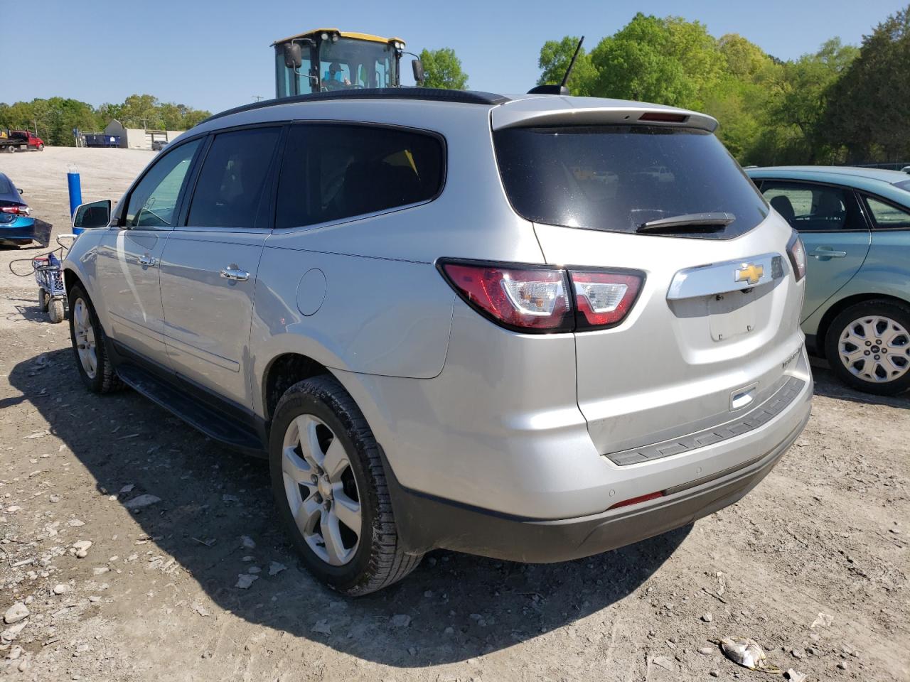 Photo 3 from auction – 2016 CHEVROLET TRAVERSE L with VIN 1GNKRGKD2GJ274612