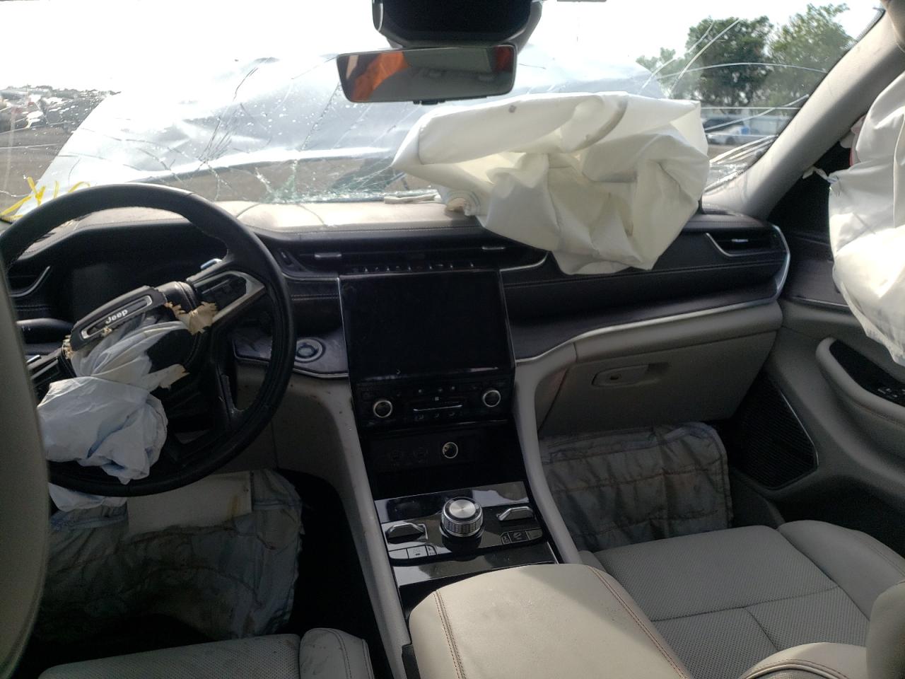 Photo 9 from auction – 2022 JEEP GR CHEROKE with VIN 1C4RJKDG3N8523111