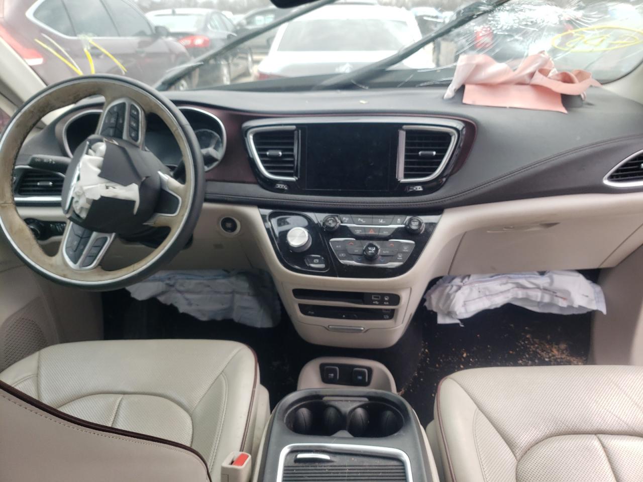 Photo 9 from auction – 2017 CHRYSLER PACIFICA L with VIN 2C4RC1GG3HR603386