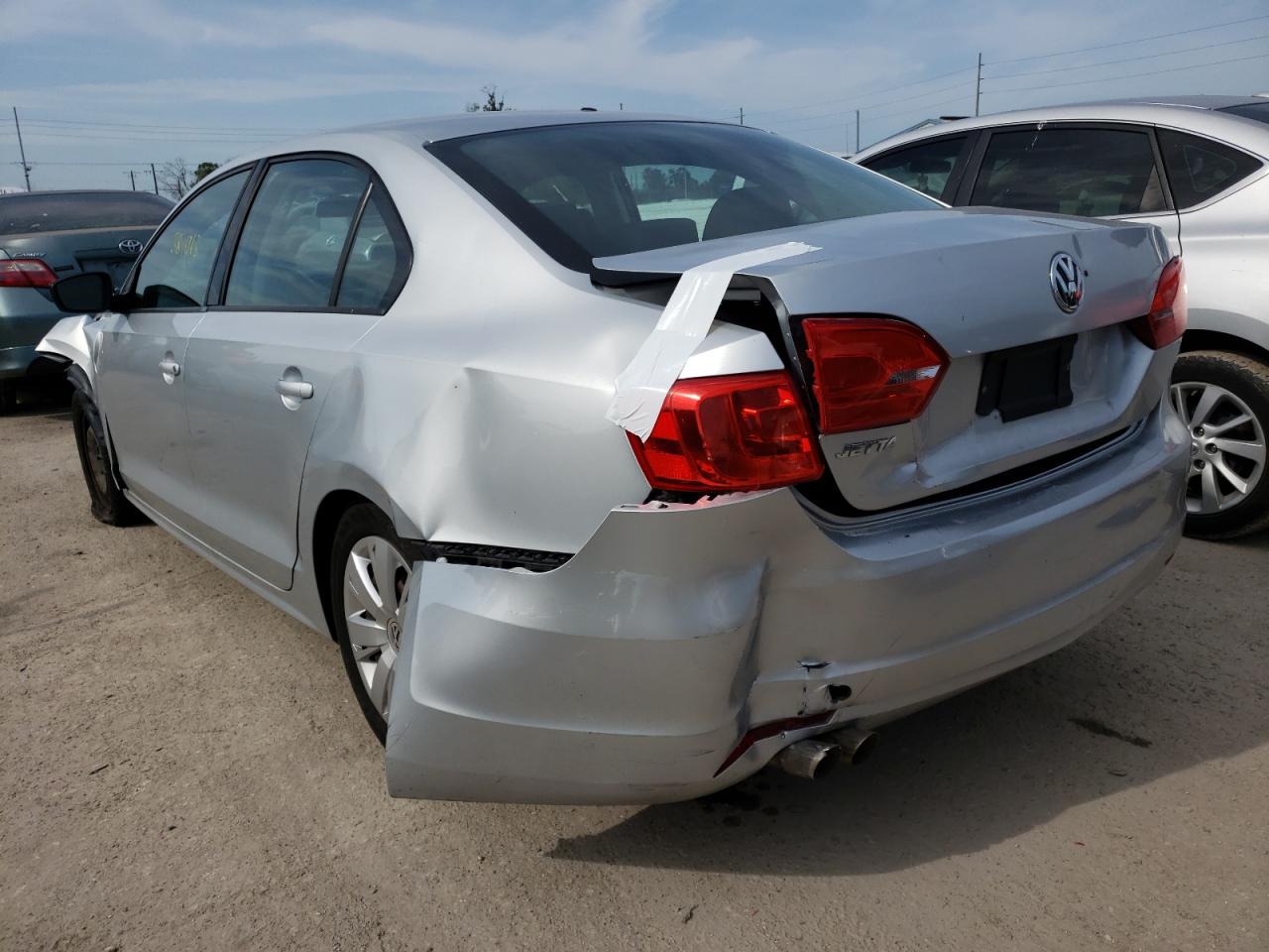 Photo 3 from auction – 2012 VOLKSWAGEN JETTA BASE with VIN 3VW2K7AJ8CM328252