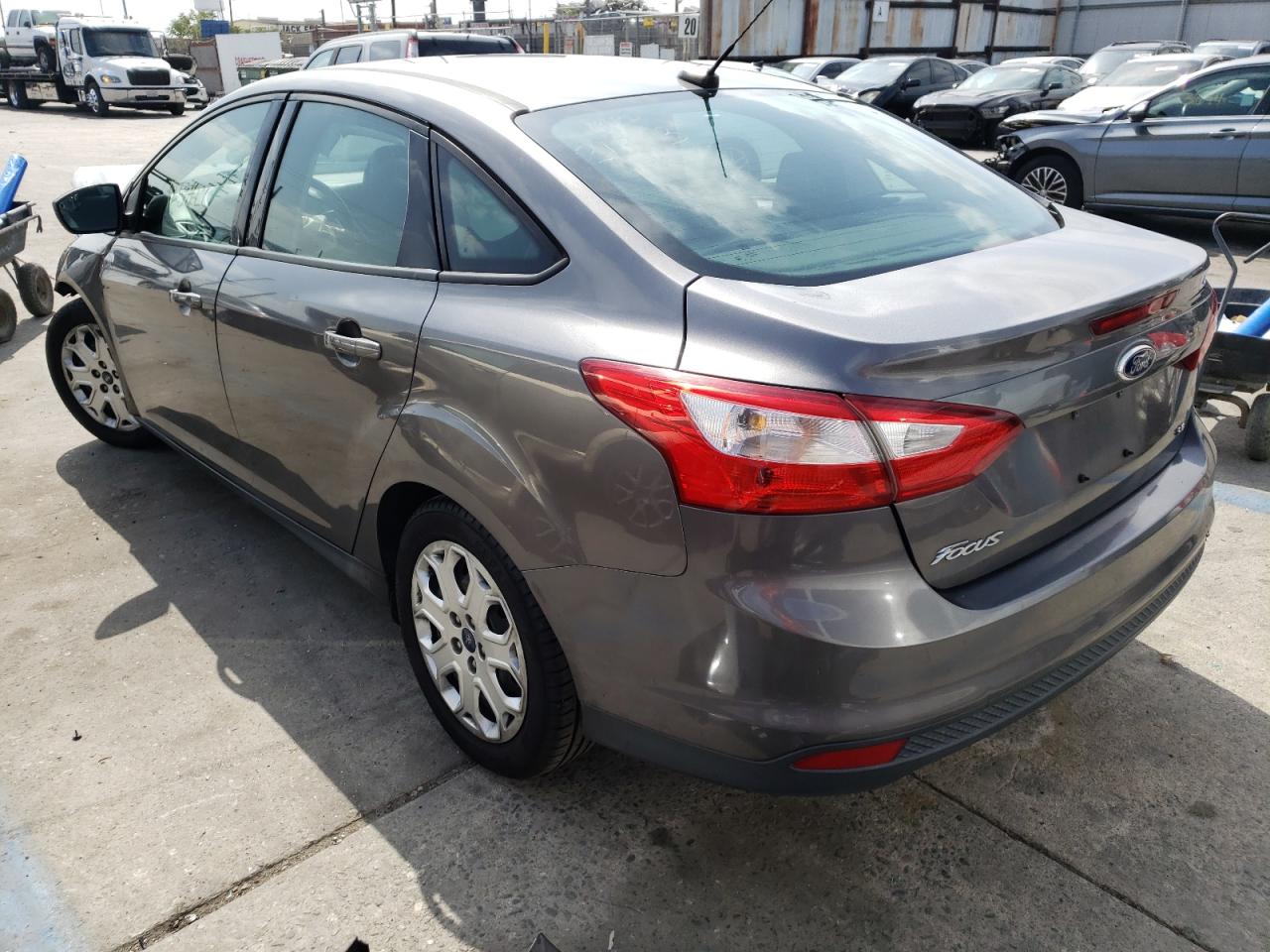 Photo 3 from auction – 2012 FORD FOCUS SE with VIN 1FAHP3F20CL386257