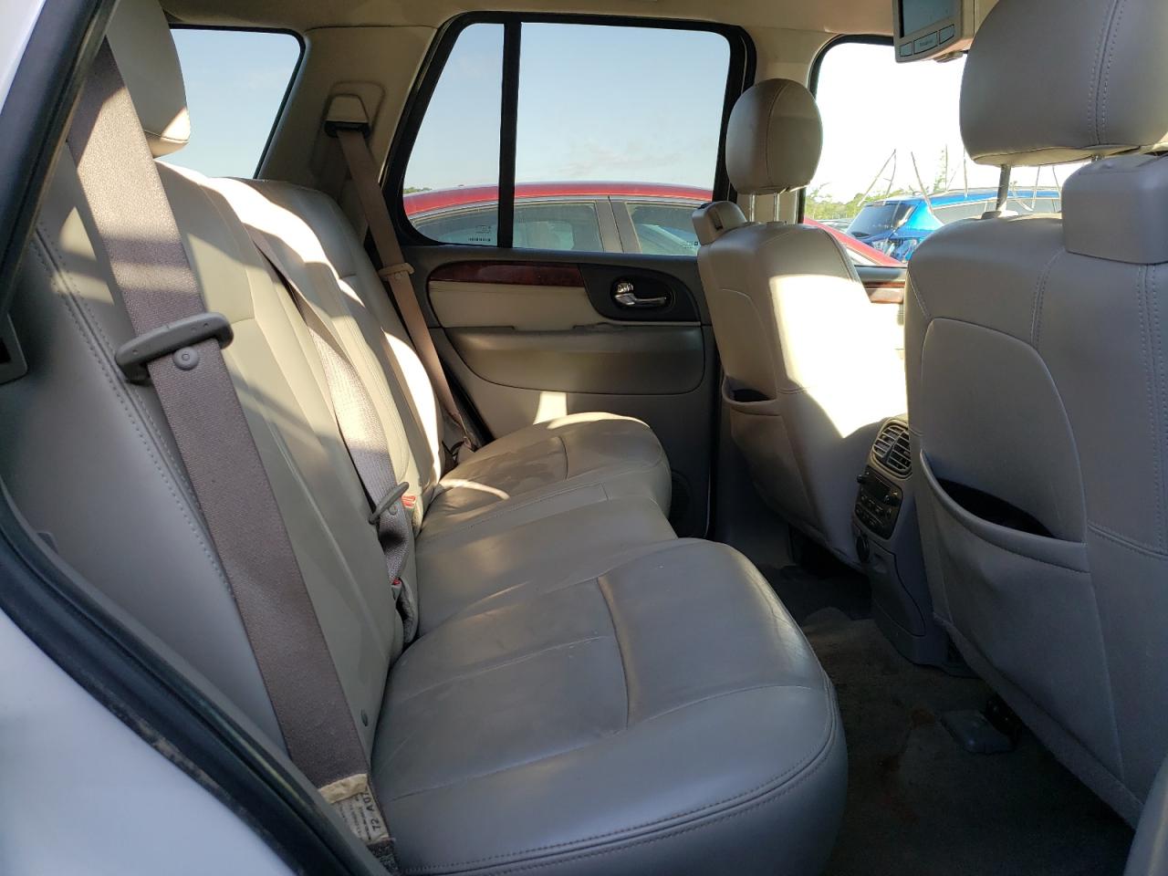 Photo 6 from auction – 2007 GMC ENVOY with VIN 1GKDT13S172252161