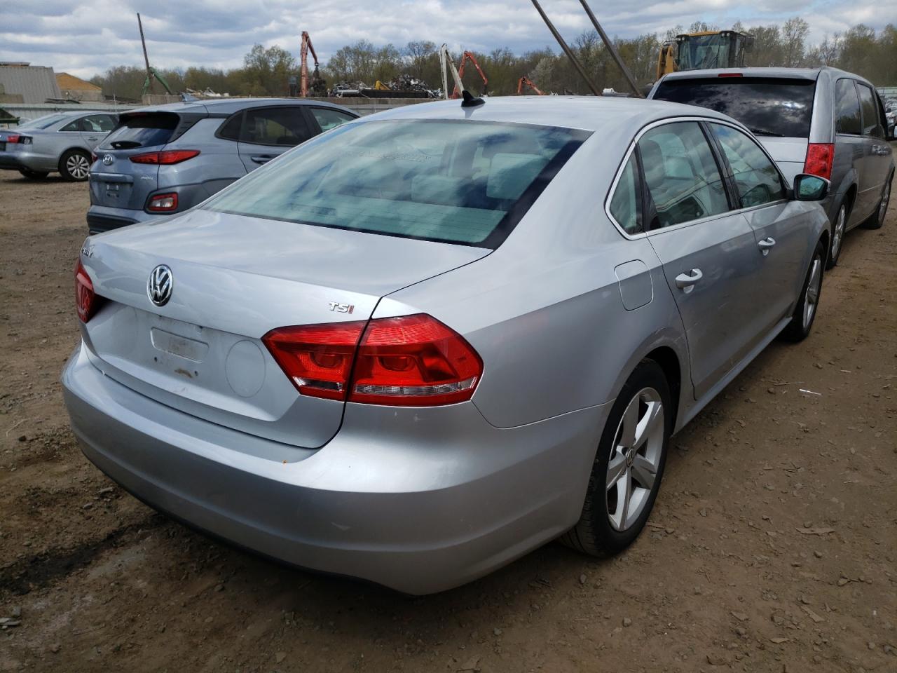 Photo 4 from auction – 2015 VOLKSWAGEN PASSAT S with VIN 1VWAT7A37FC078762