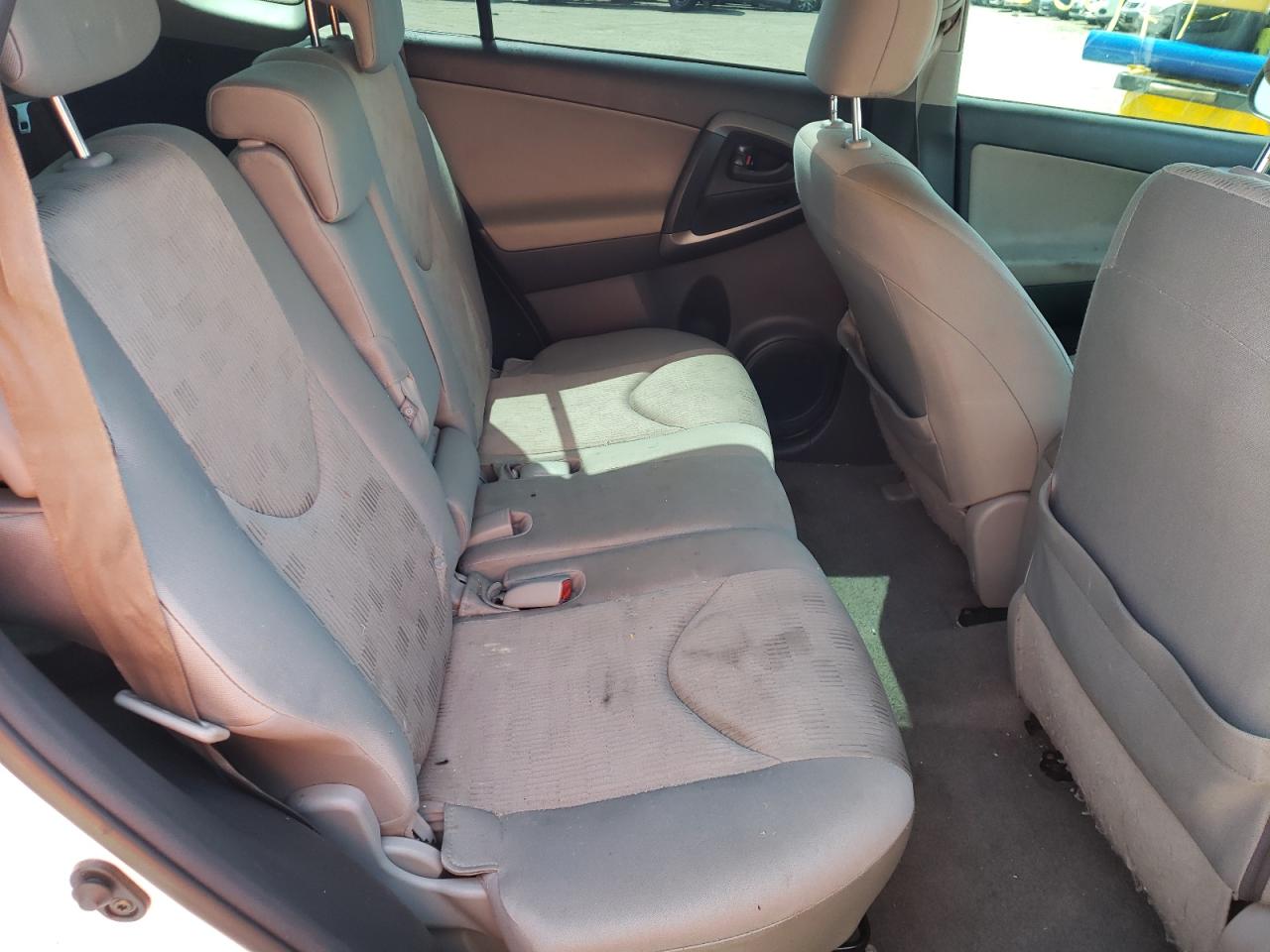 Photo 6 from auction – 2010 TOYOTA RAV4 with VIN JTMKF4DV4A5025184
