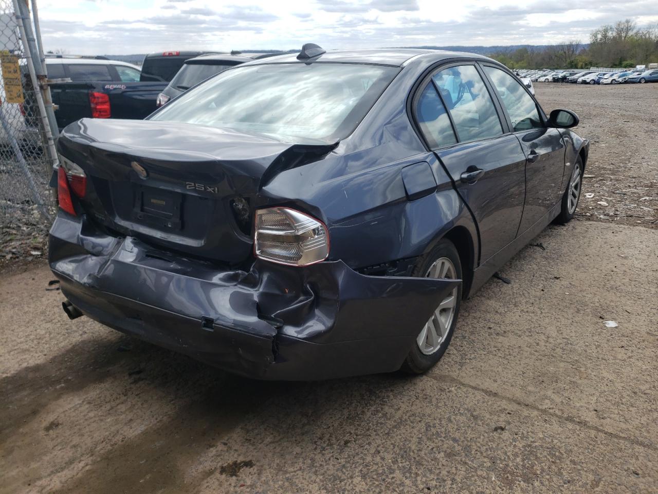 Photo 4 from auction – 2006 BMW 325 XI with VIN WBAVD13586KV00439
