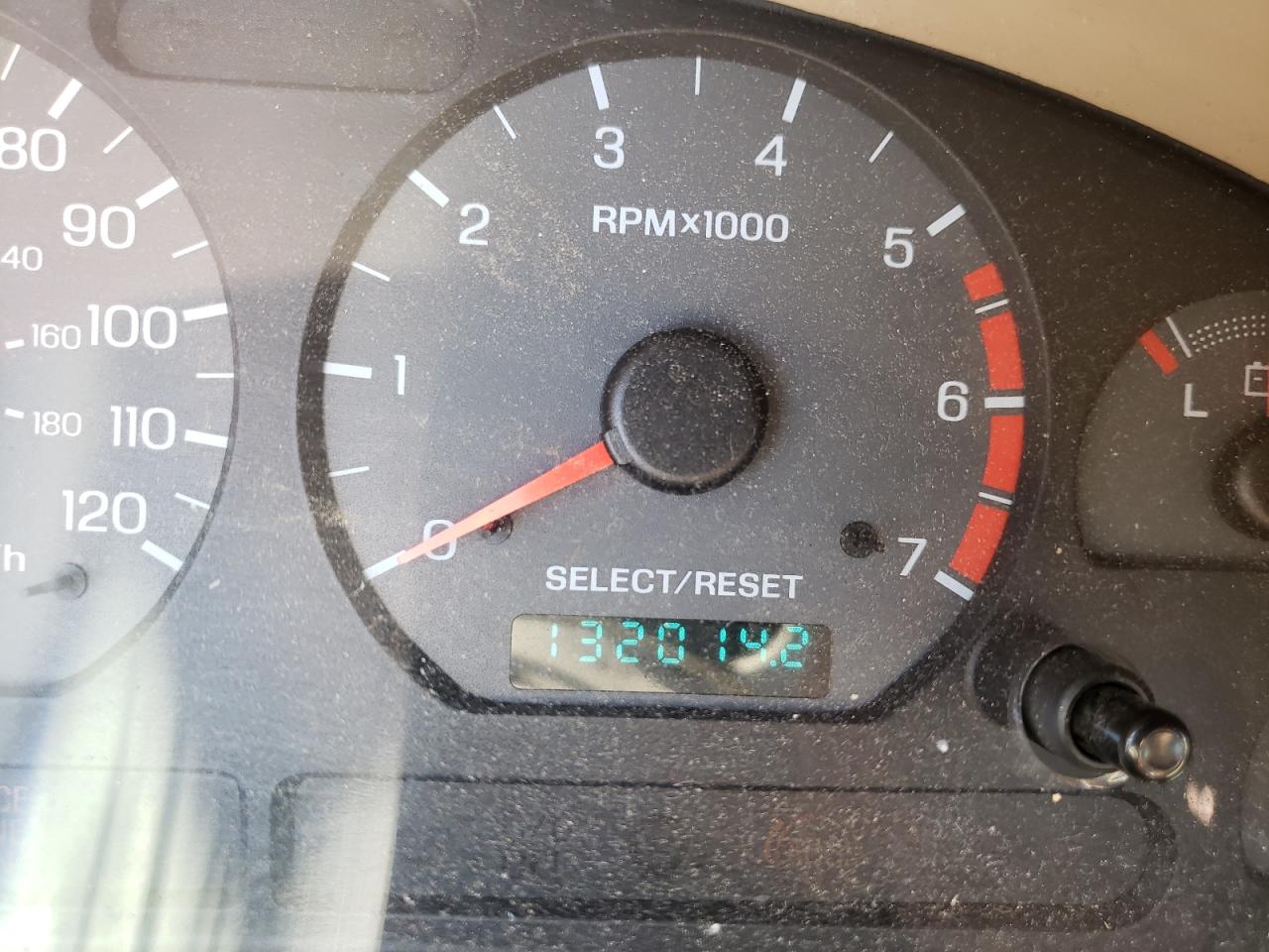 Photo 8 from auction – 2000 FORD MUSTANG with VIN 1FAFP4442YF305055