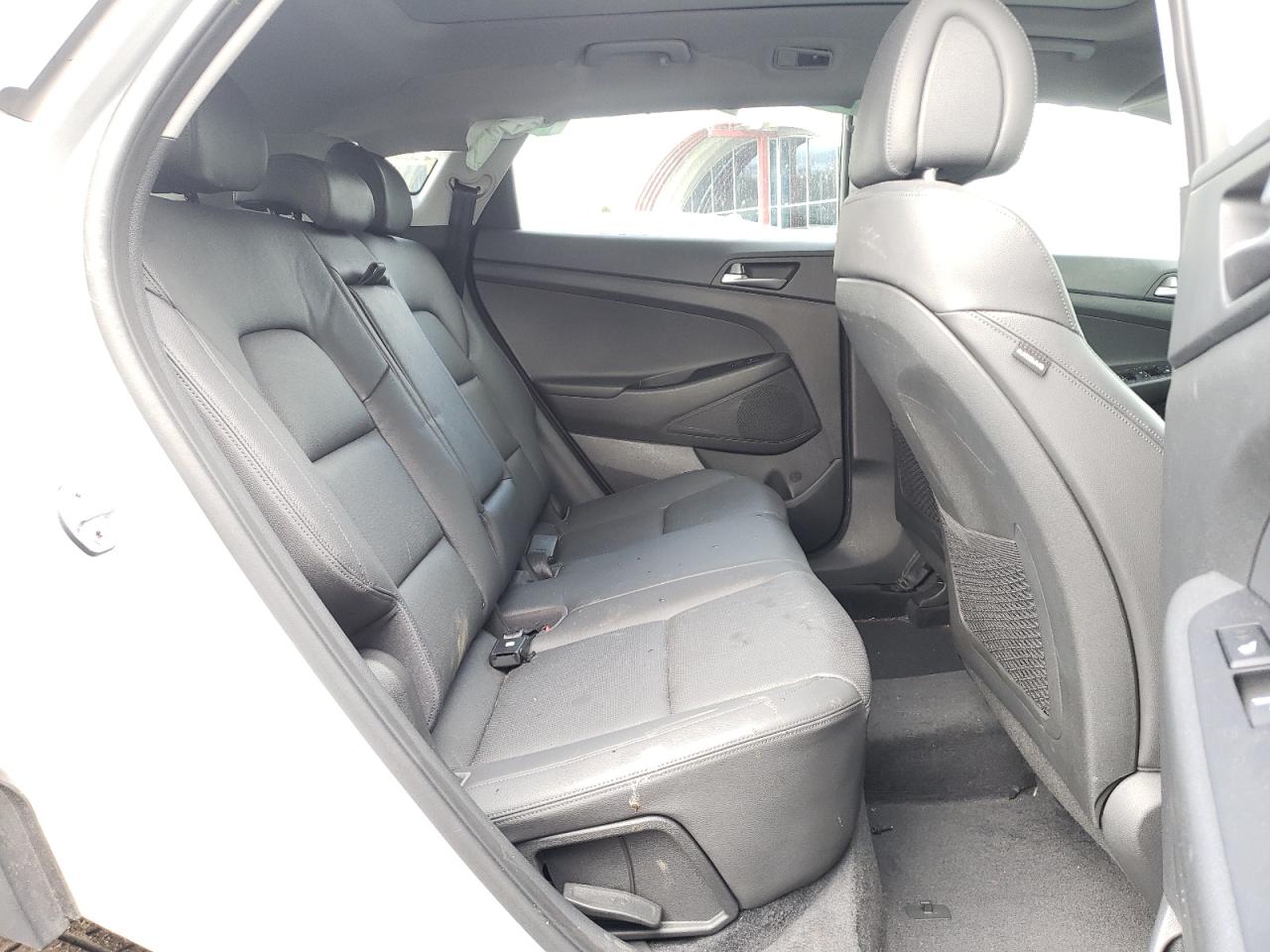 Photo 6 from auction – 2016 HYUNDAI TUCSON LIM with VIN KM8J3CA29GU190456