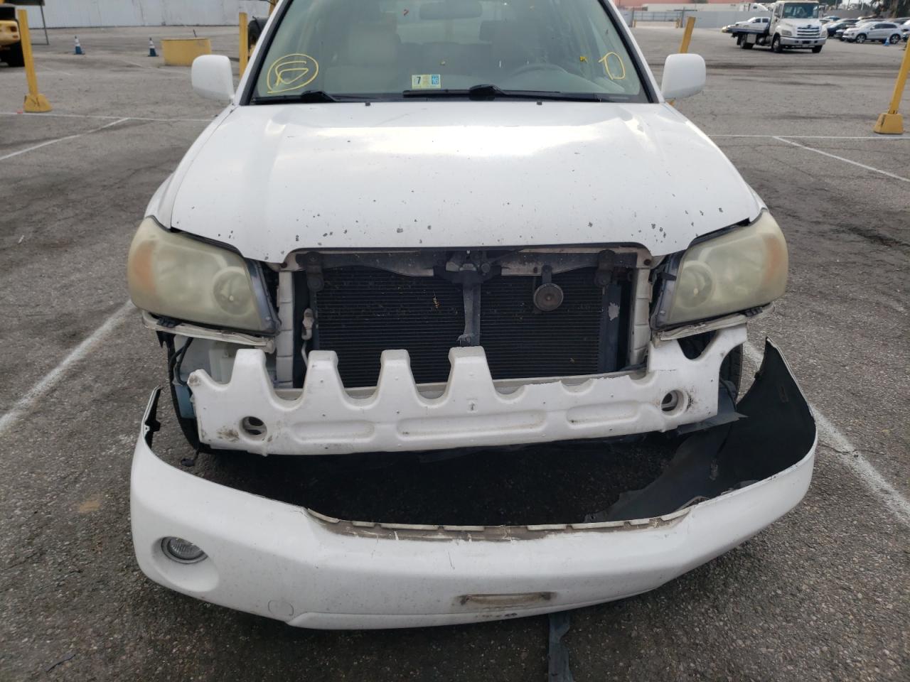 Photo 9 from auction – 2005 TOYOTA HIGHLANDER with VIN JTEGP21A250080515