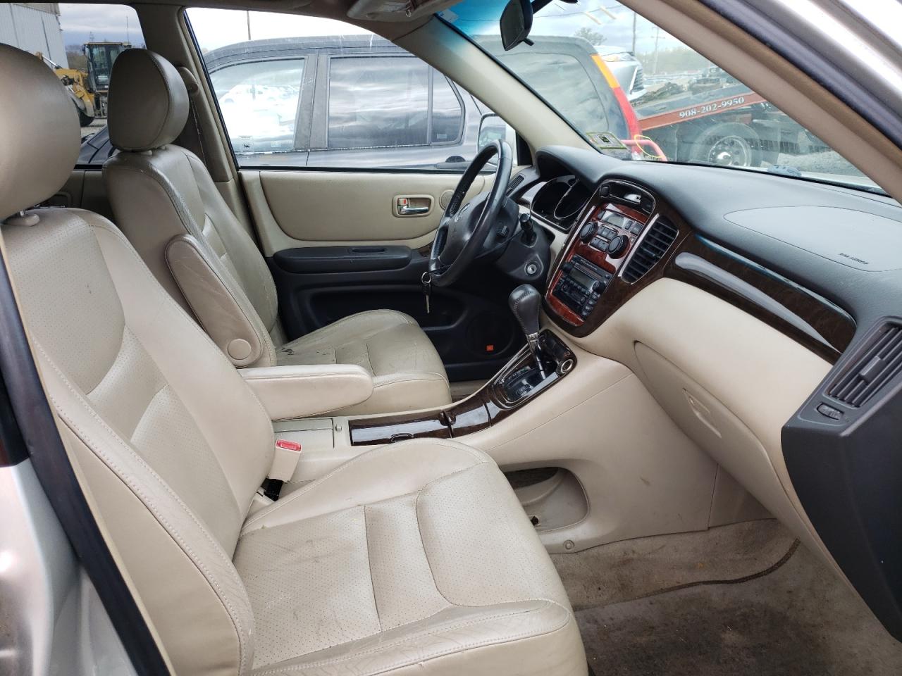 Photo 5 from auction – 2002 TOYOTA HIGHLANDER with VIN JTEHF21A320048031
