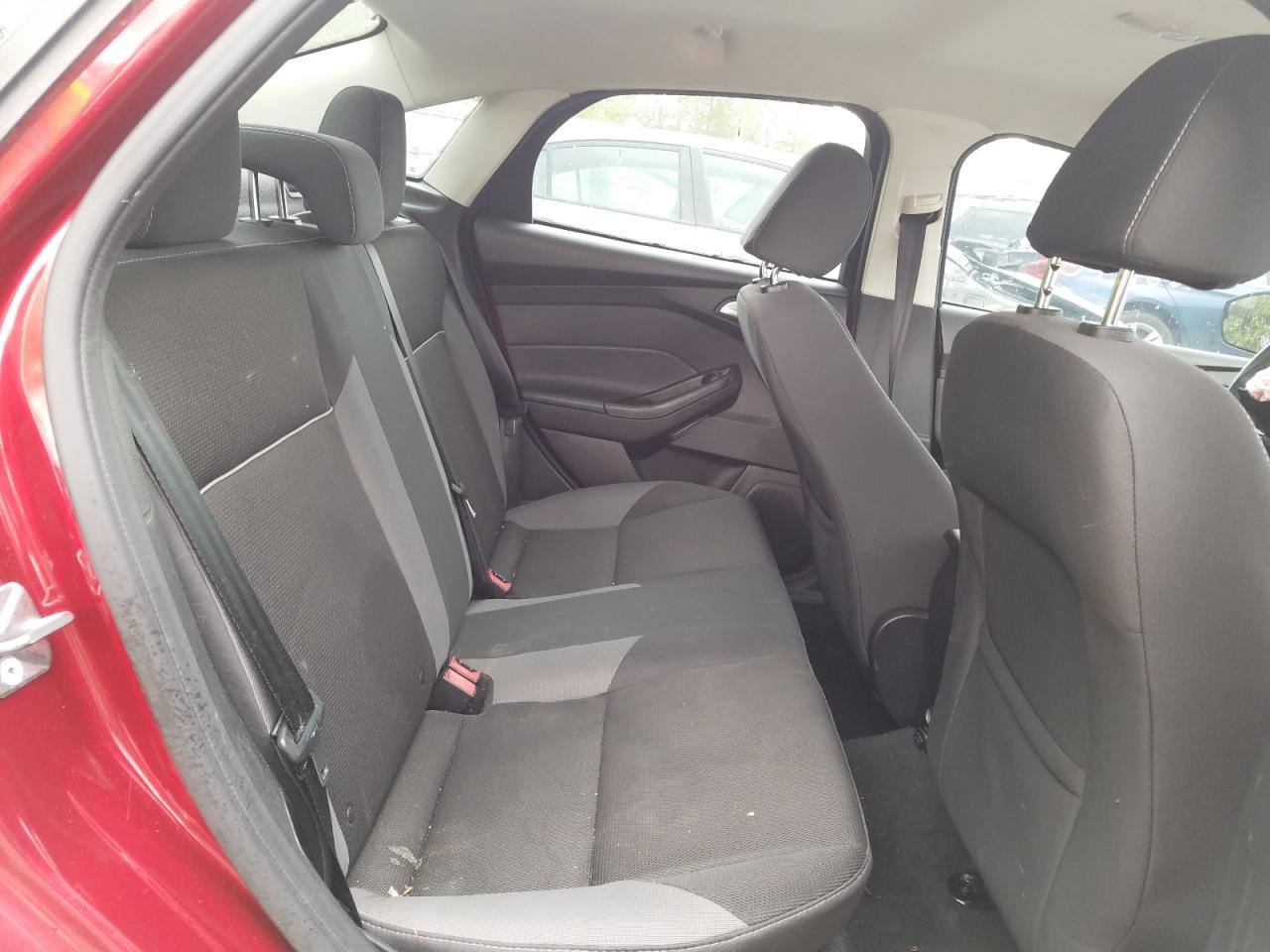 Photo 6 from auction – 2014 FORD FOCUS SE with VIN 1FADP3F29EL433514