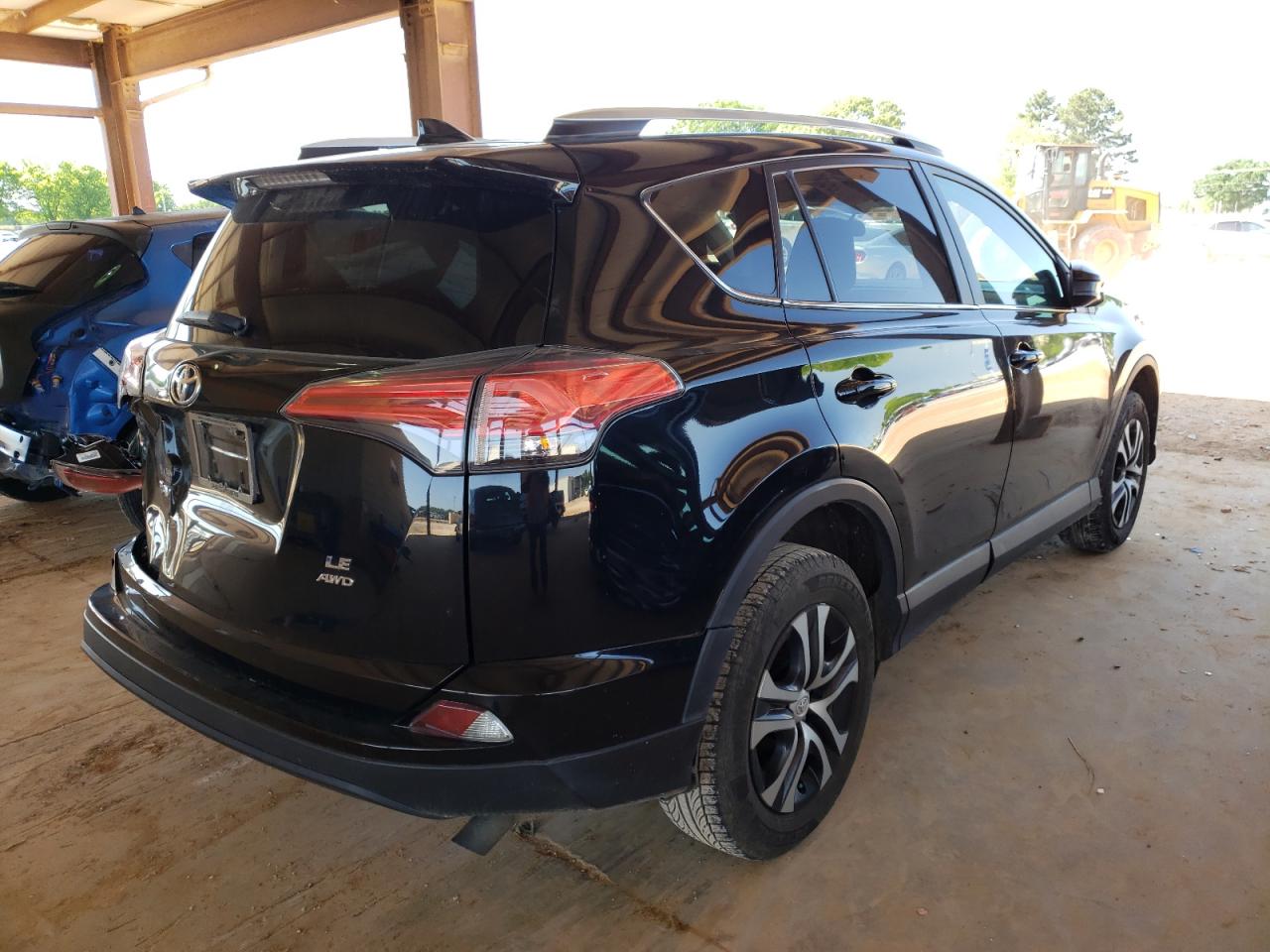 Photo 4 from auction – 2016 TOYOTA RAV4 LE AW with VIN 2T3BFREV0GW483432