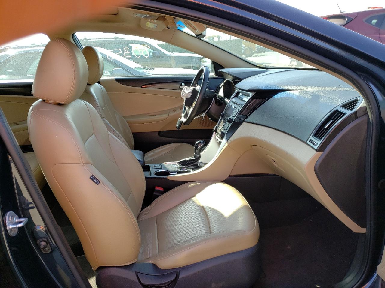 Photo 5 from auction – 2013 HYUNDAI SONATA SE with VIN 5NPEC4AC7DH585004