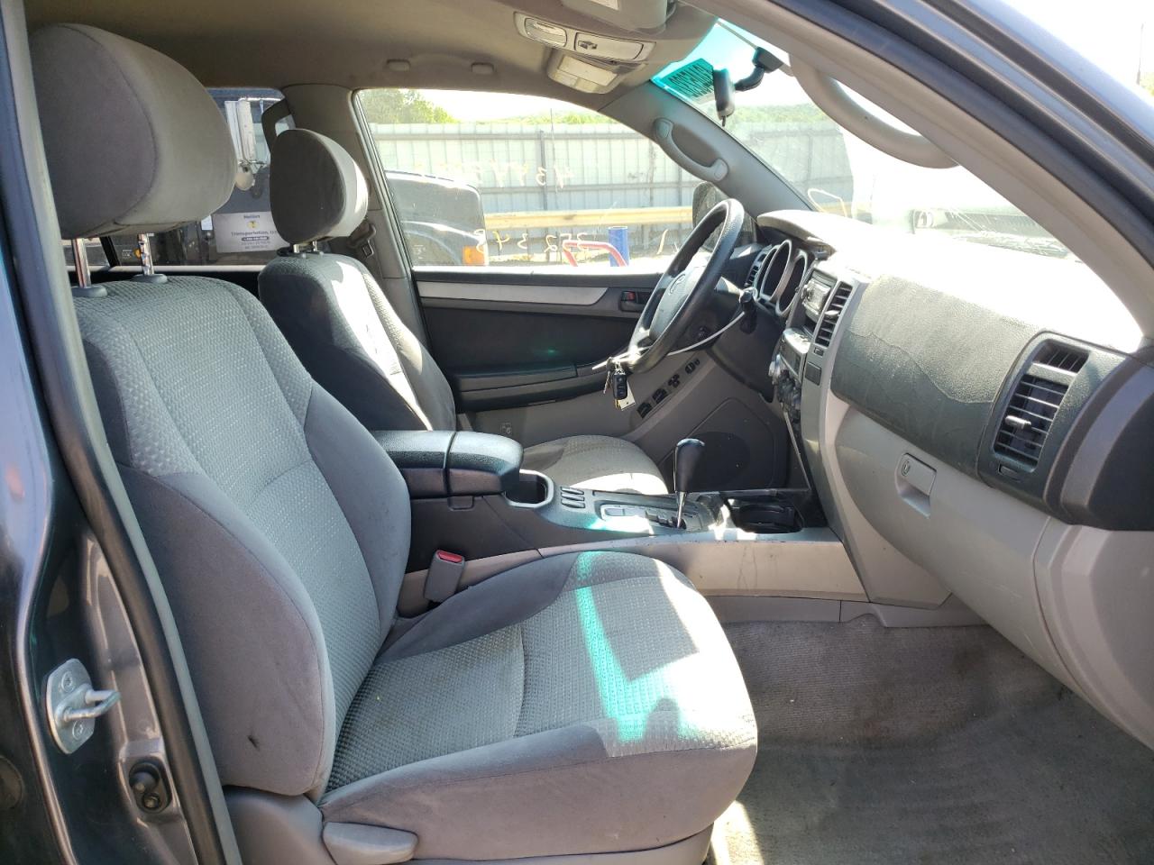 Photo 5 from auction – 2003 TOYOTA 4RUNNER SR with VIN JTEBU14R430019047