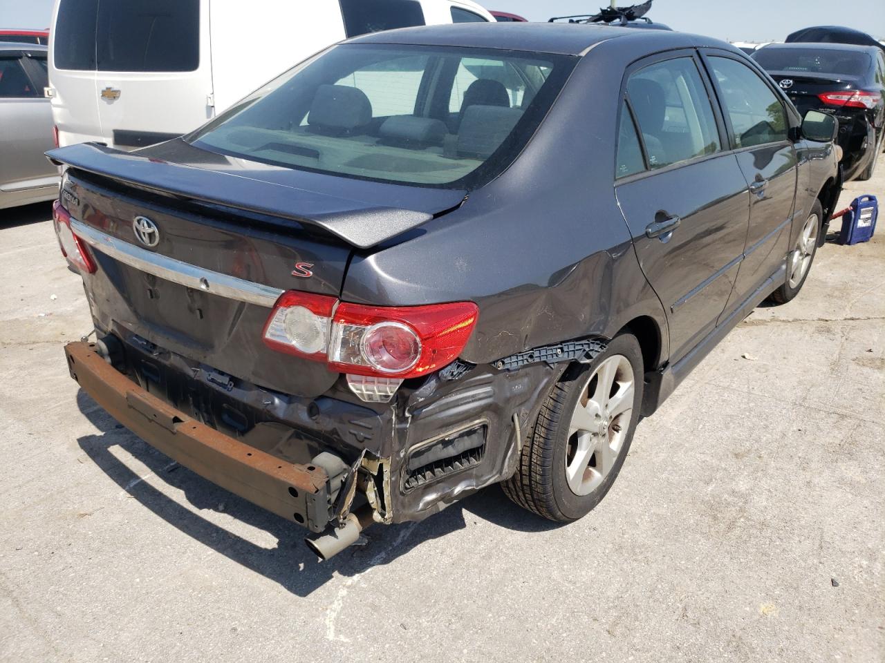 Photo 4 from auction – 2012 TOY0 COROLLA SE with VIN 5YFBU4EE4CP017645