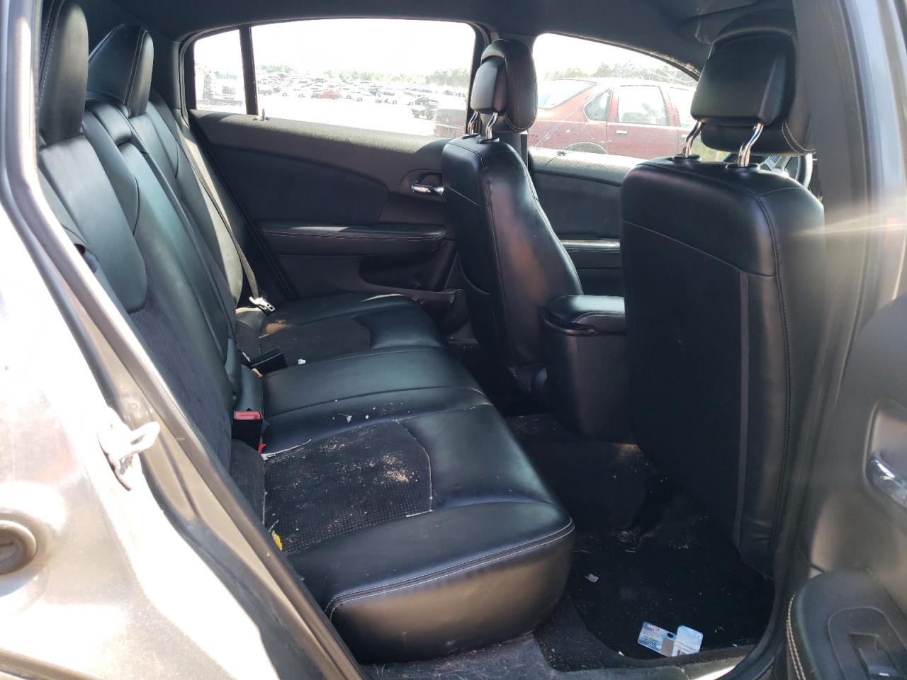 Photo 6 from auction – 2011 CHRYSLER 200 S with VIN 1C3BC8FG8BN606420