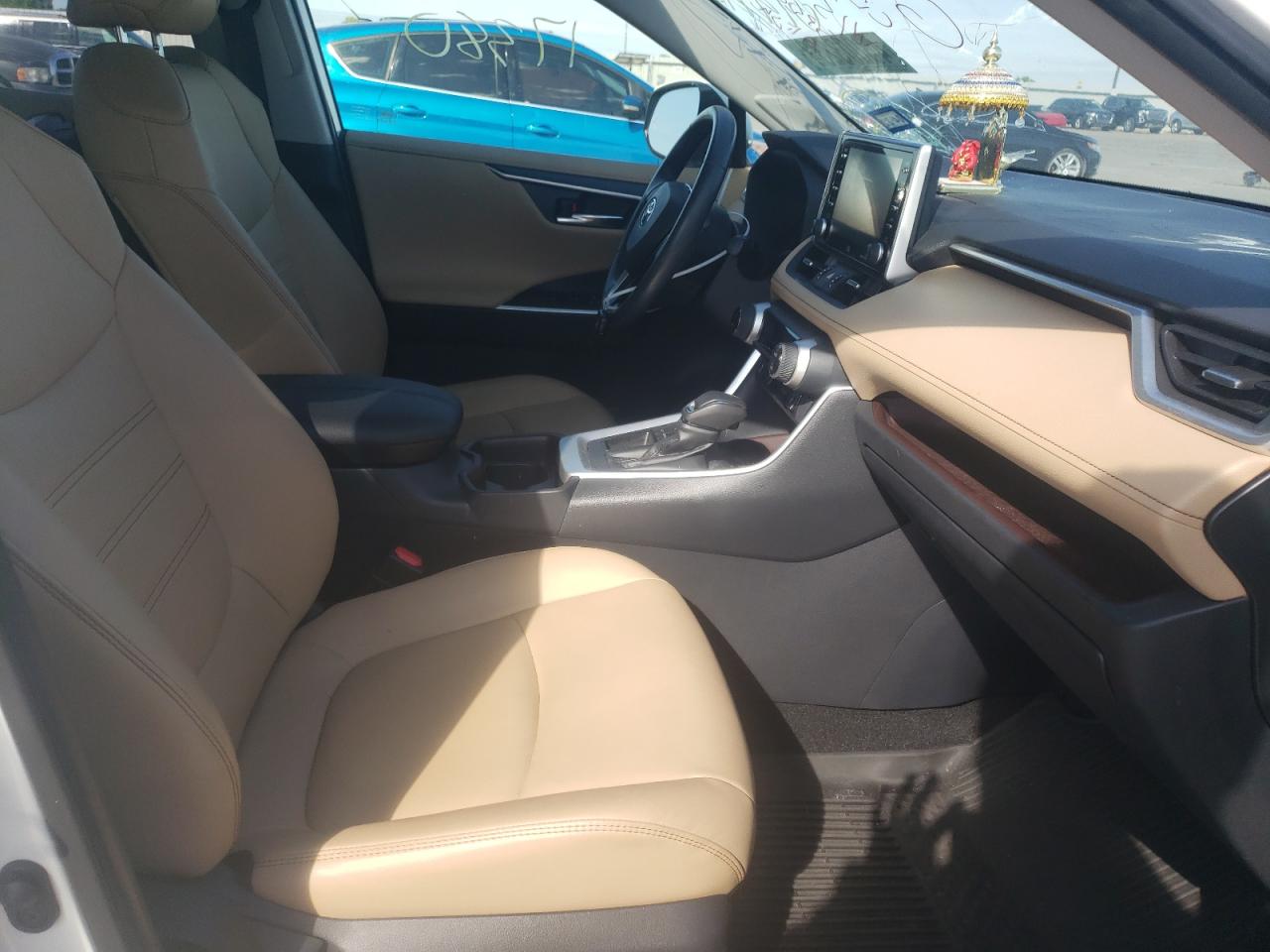 Photo 5 from auction – 2019 TOYOTA RAV4 LIMIT with VIN JTMY1RFV5KD019792