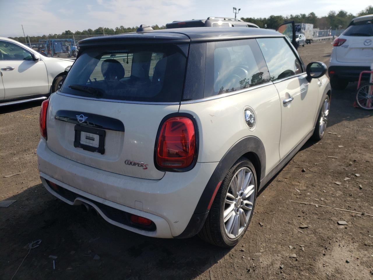 Photo 4 from auction – 2019 MINI COOPER S with VIN WMWXP7C54K2A49896