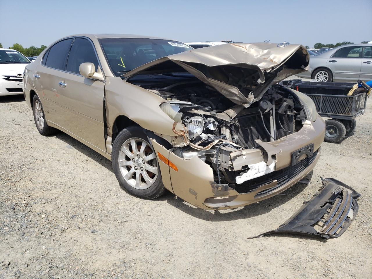 LEXUS ES 2002 with VIN JTHBF30G420072536 - Photo from auction
