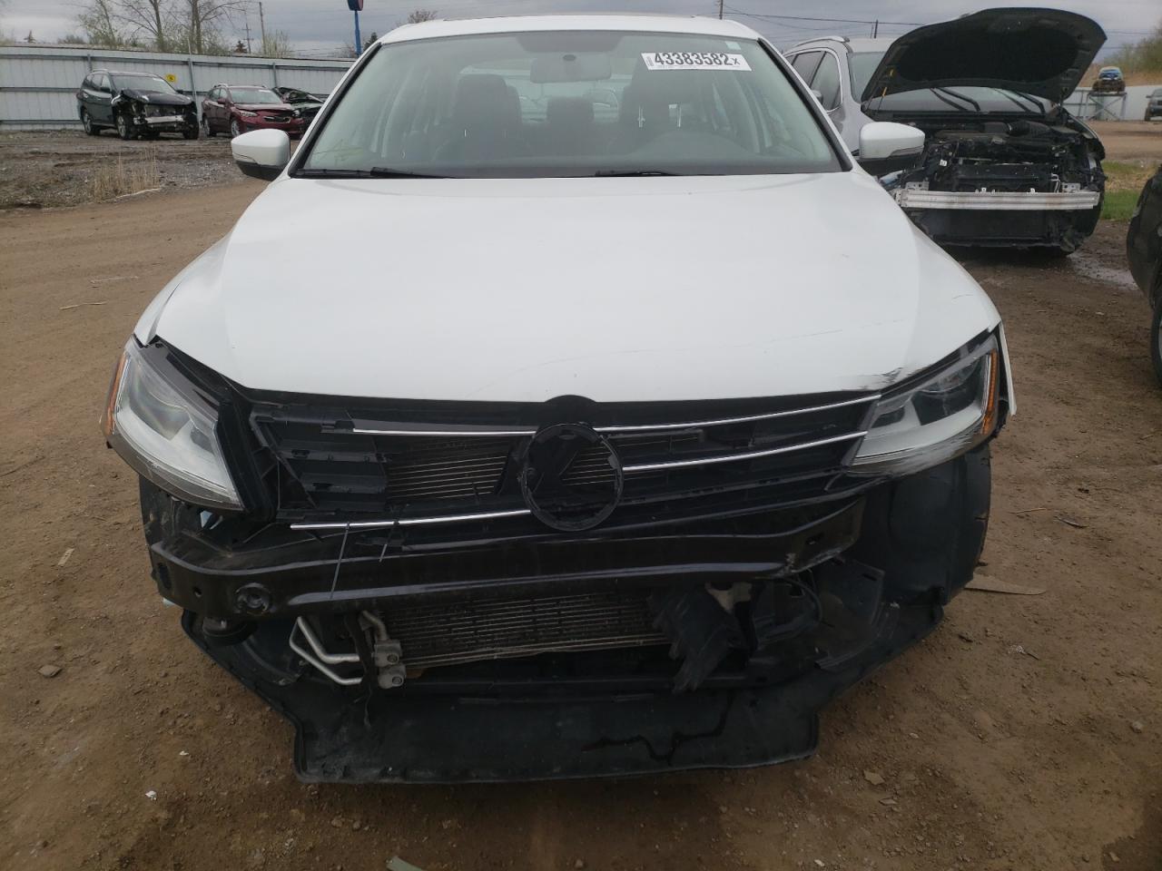Photo 9 from auction – 2017 VOLKSWAGEN JETTA SE with VIN 3VWDB7AJ5HM282105