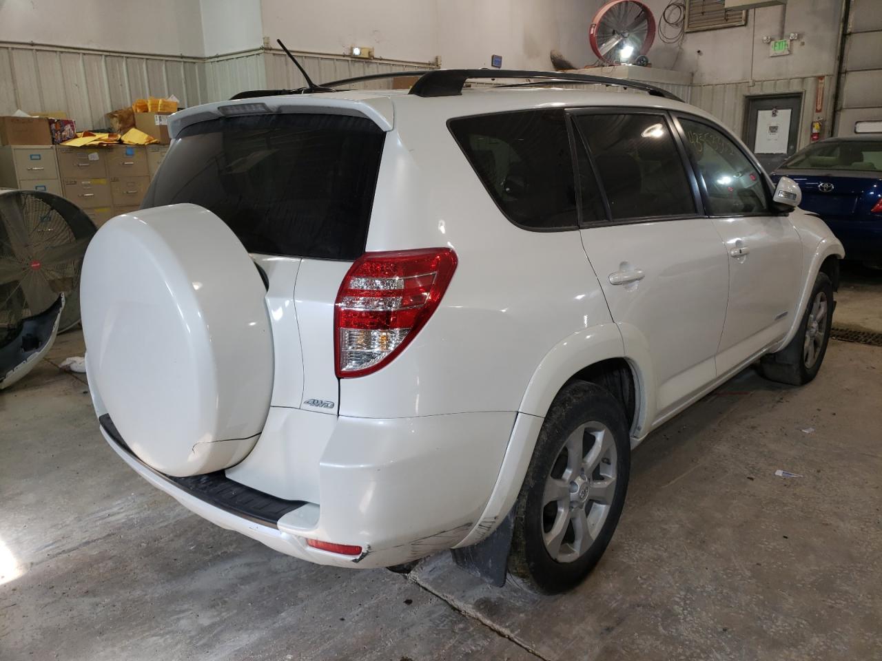 Photo 4 from auction – 2012 TOYOTA RAV4 LIMIT with VIN 2T3DK4DV5CW075673