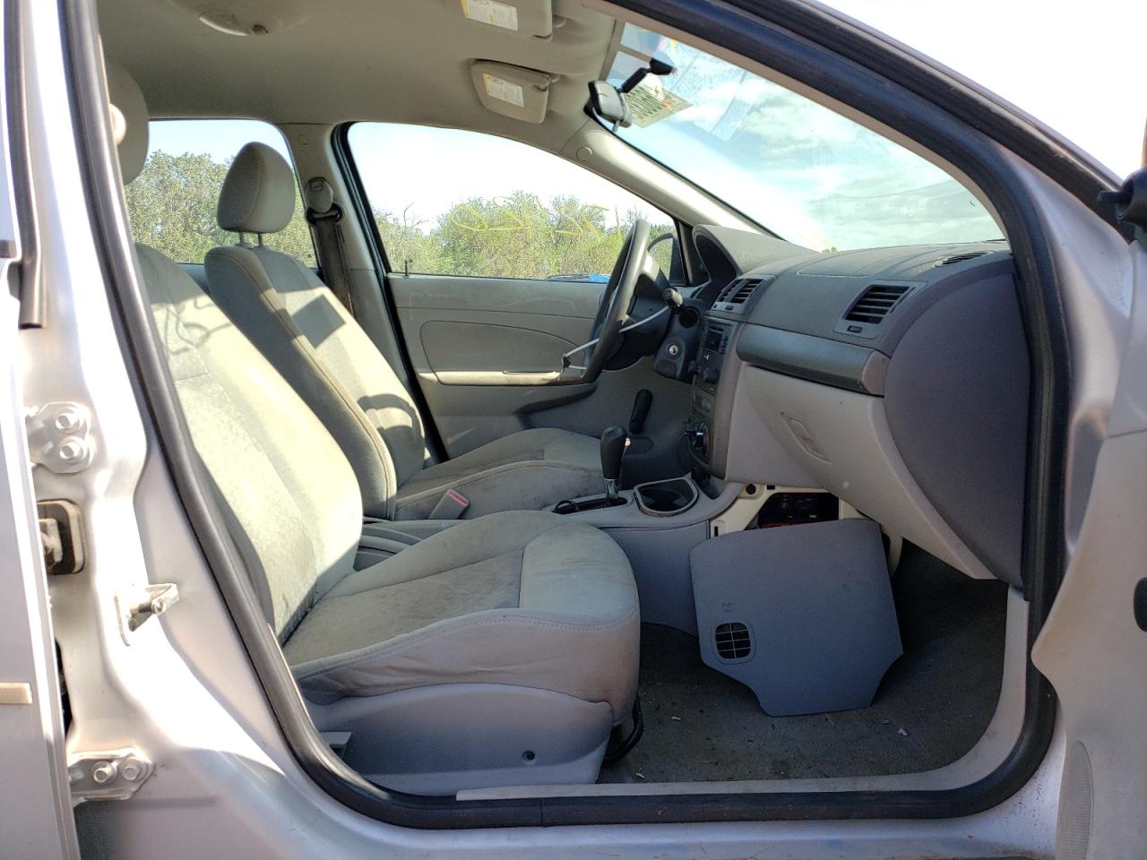 Photo 5 from auction – 2005 CHEVROLET COBALT with VIN 1G1AK52F857552852