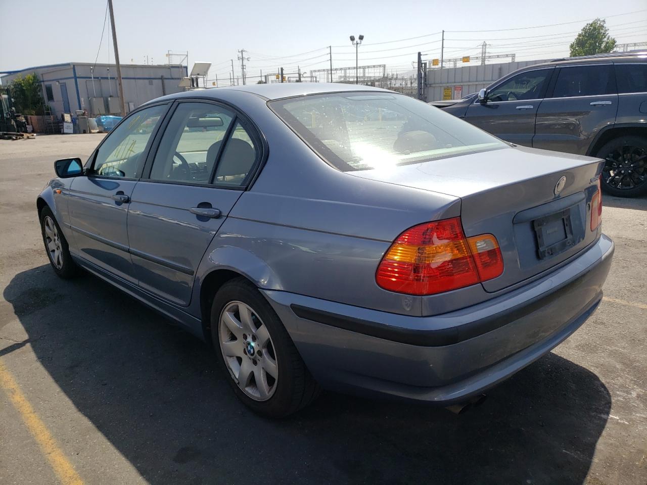Photo 3 from auction – 2003 BMW 325 I with VIN WBAET37423NJ24704