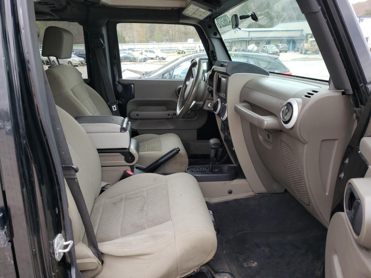 Photo 5 from auction – 2008 JEEP WRANGLER U with VIN 1J4GA59188L552953