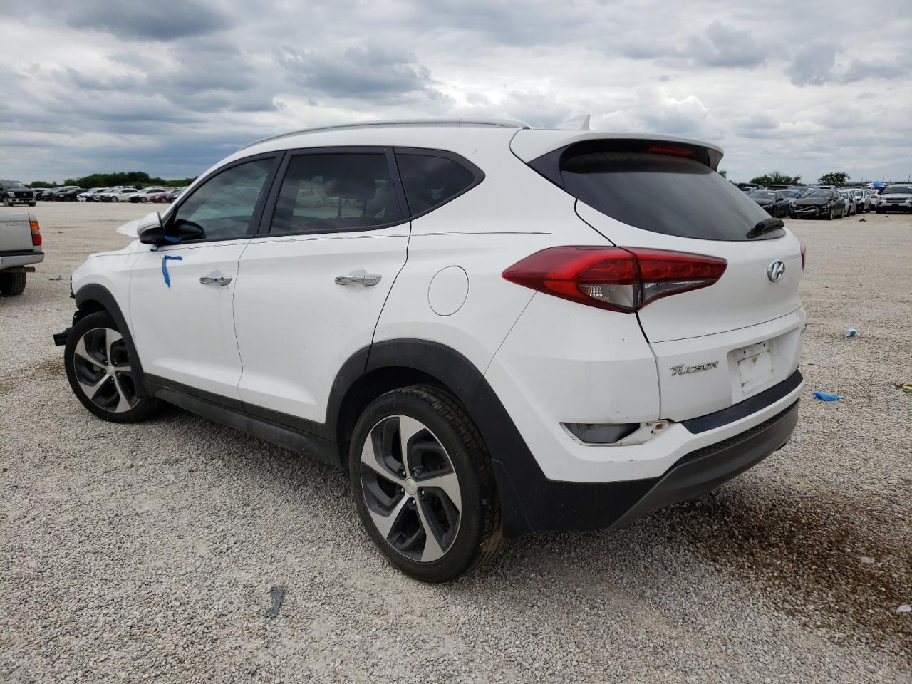 Photo 3 from auction – 2016 HYUNDAI TUCSON LIM with VIN KM8J33A23GU221149
