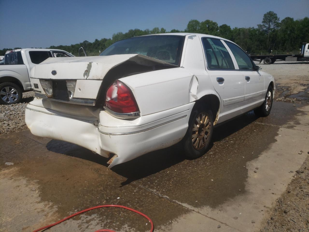Photo 4 from auction – 2004 FORD CROWN VICT with VIN 2FAFP74W74X142694