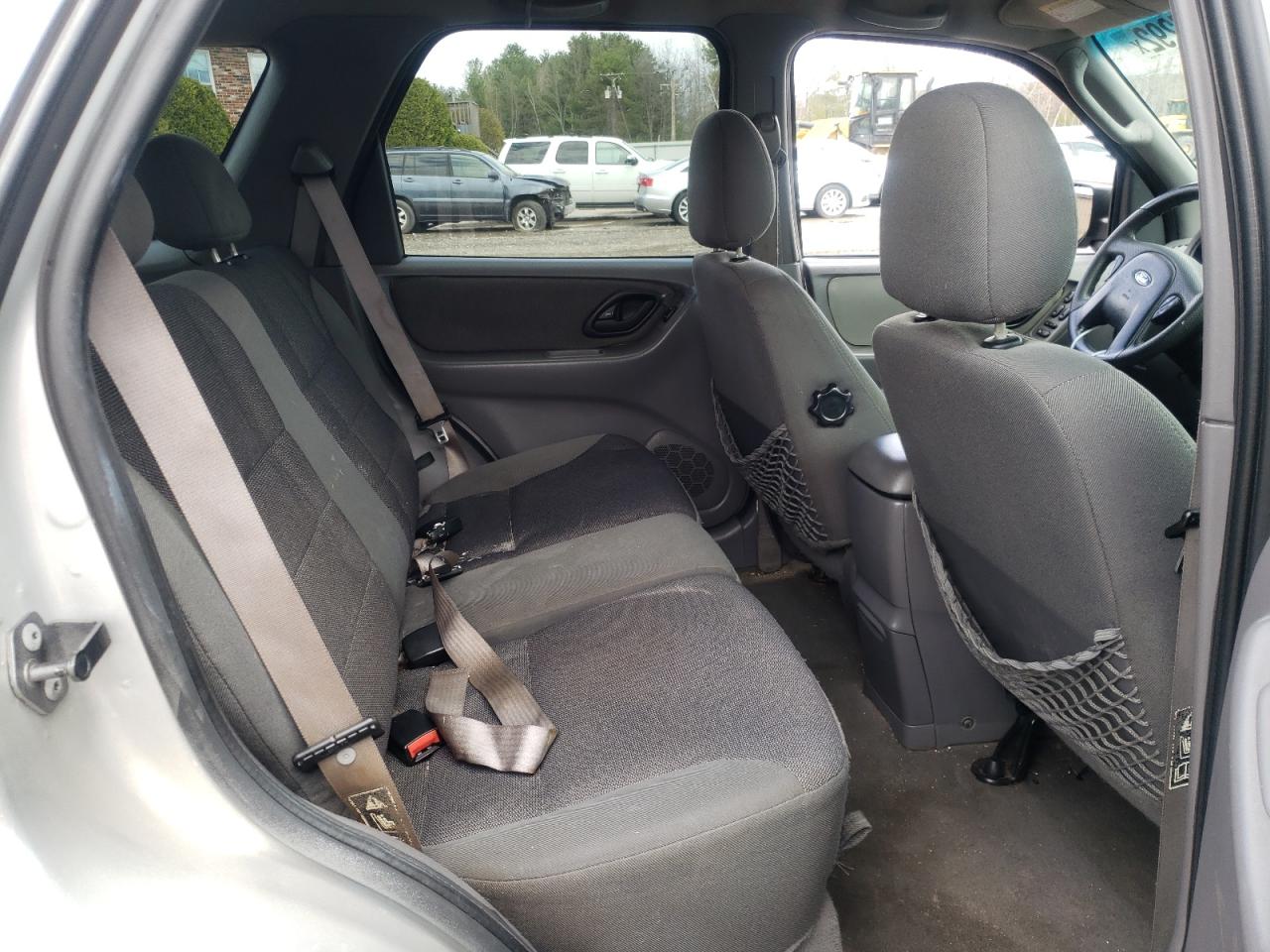 Photo 6 from auction – 2002 FORD ESCAPE XLT with VIN 1FMYU04162KD24356