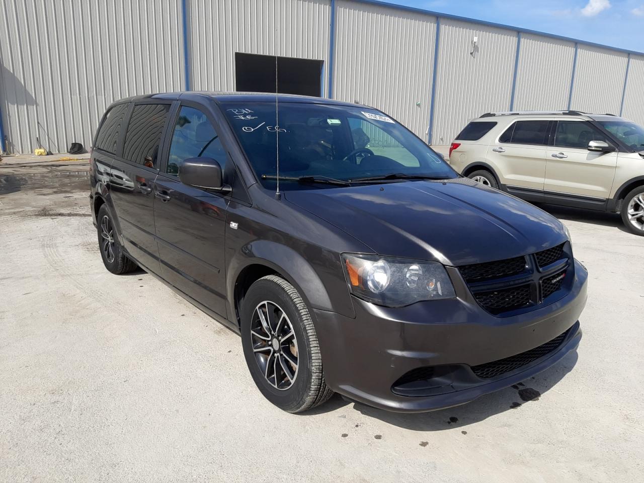 DODGE GRAND CARA 2014 with VIN 2C4RDGBG9ER306142 - Photo from auction