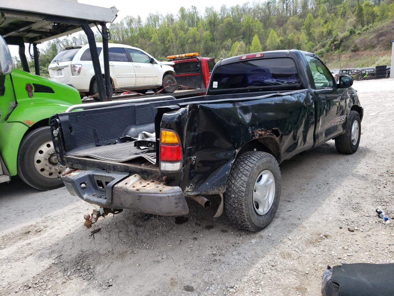 Photo 4 from auction – 2001 TOYOTA TUNDRA with VIN 5TBJN32121S182854