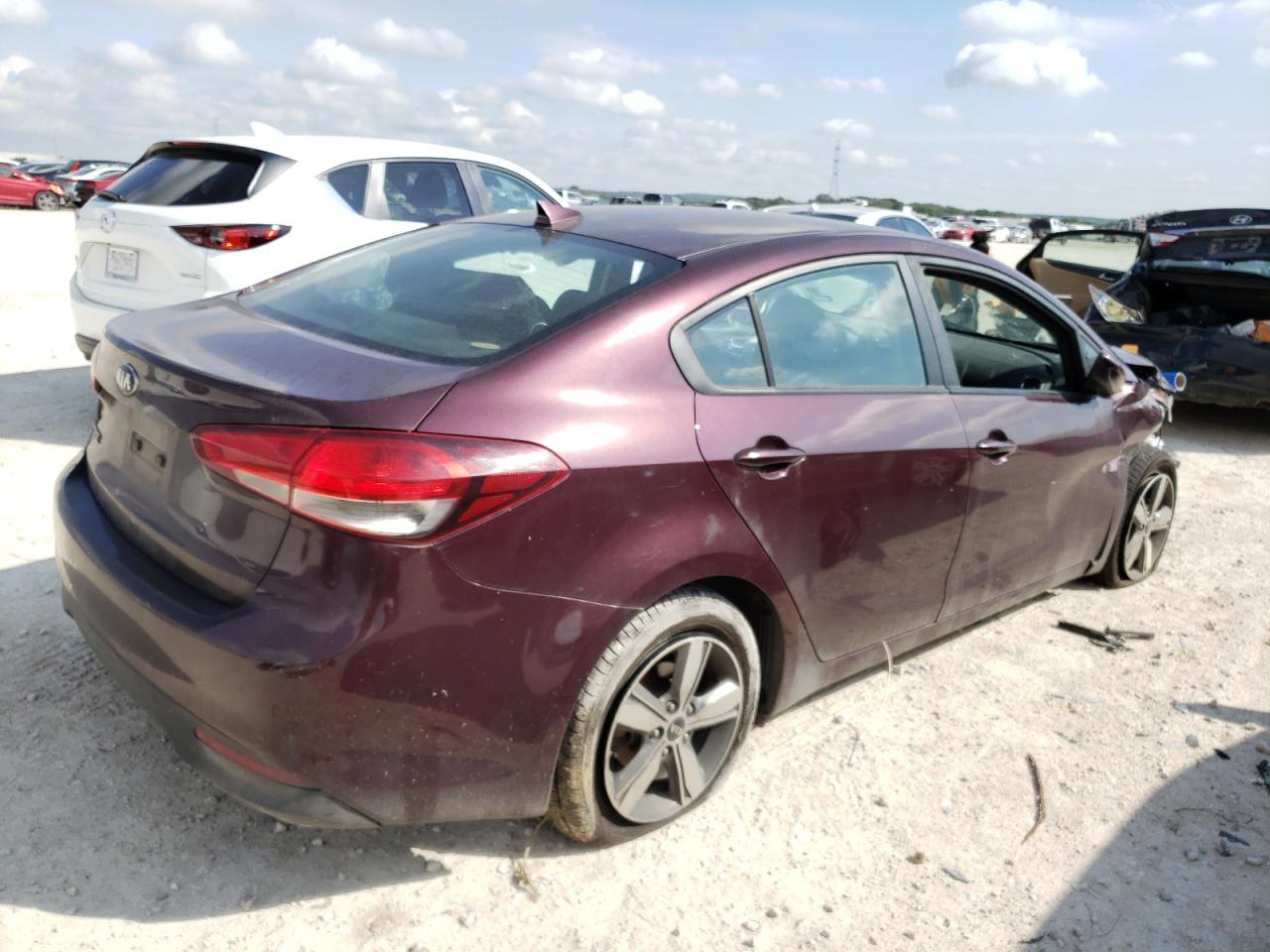 Photo 4 from auction – 2018 KIA FORTE LX with VIN 3KPFL4A76JE215413