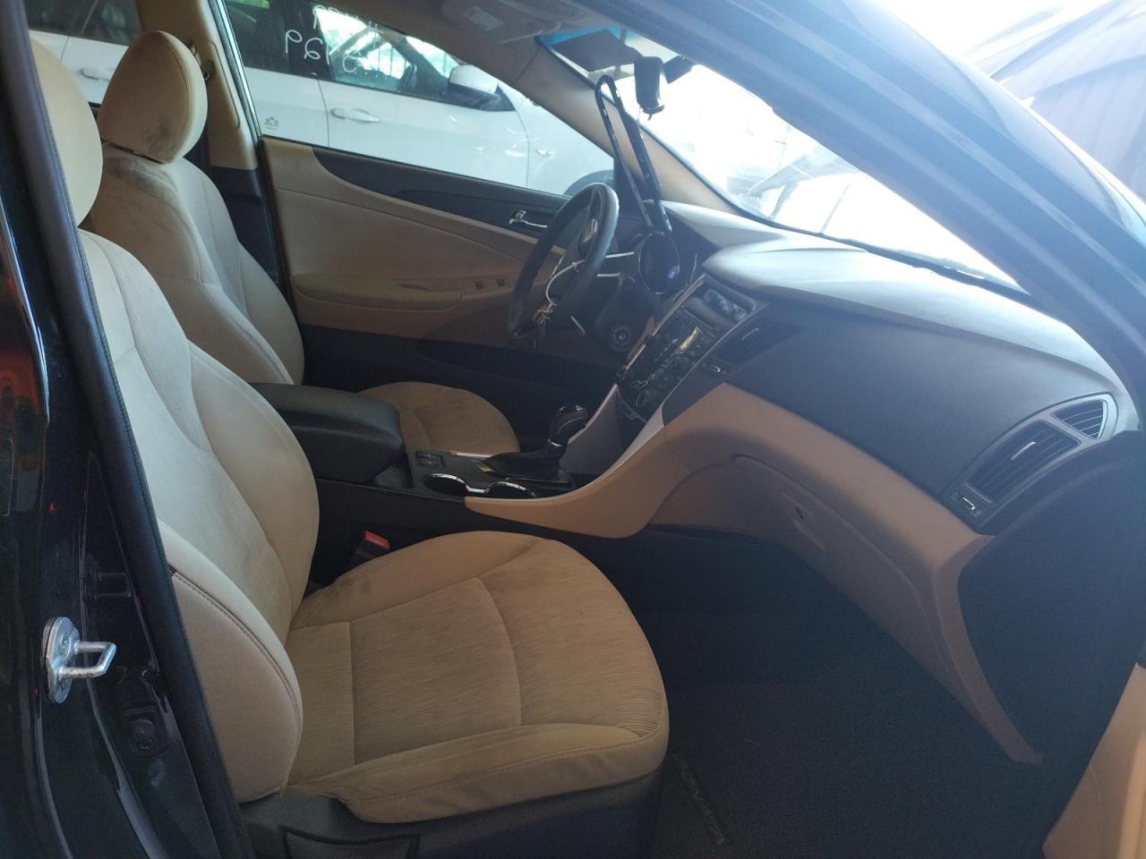 Photo 5 from auction – 2013 HYUNDAI SONATA GLS with VIN 5NPEB4AC6DH693729