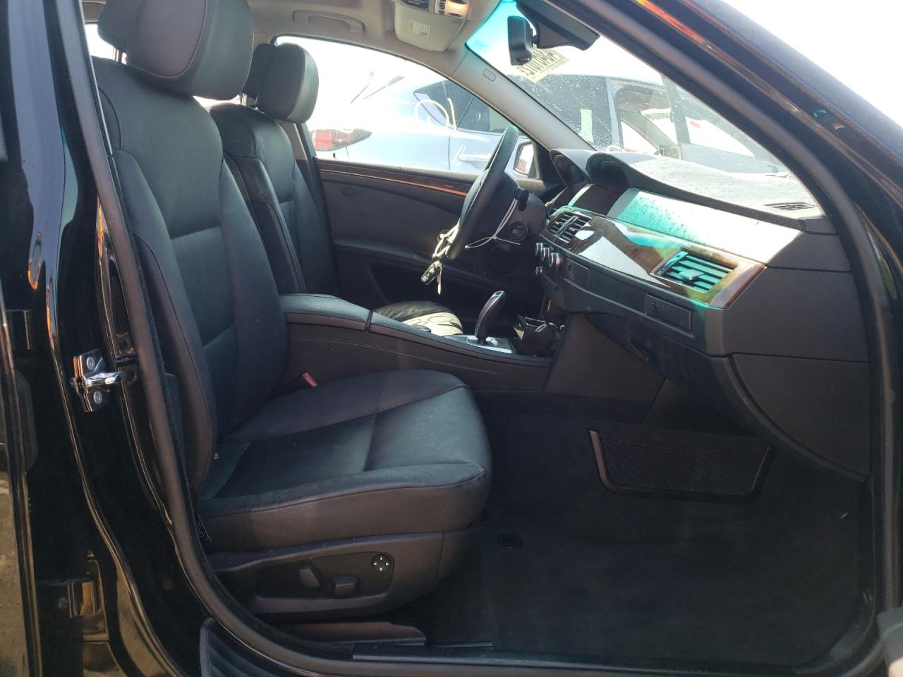 Photo 5 from auction – 2008 BMW 528 I with VIN WBANU53558CT13289