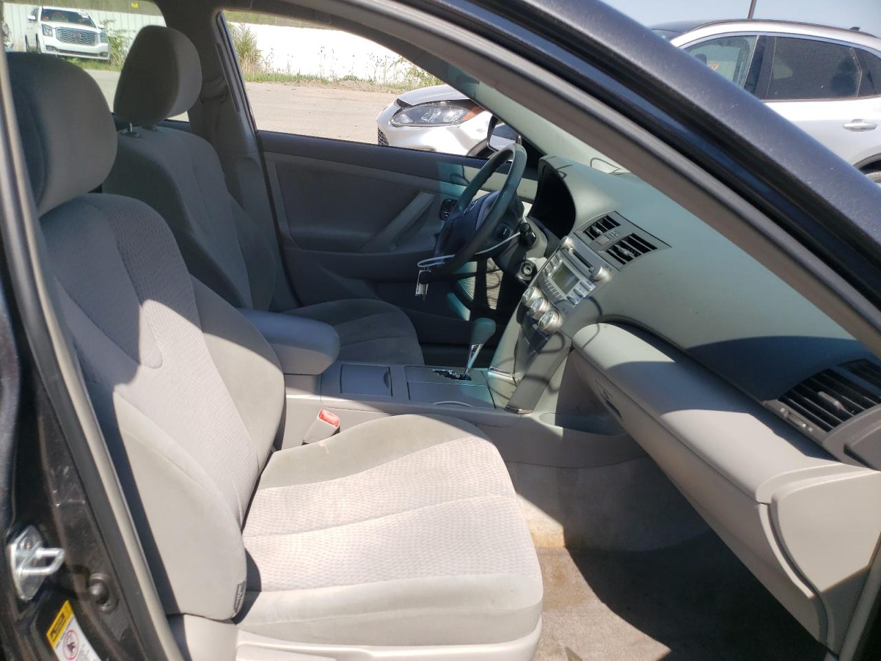 Photo 5 from auction – 2011 TOYOTA CAMRY BASE with VIN 4T1BF3EK2BU137306