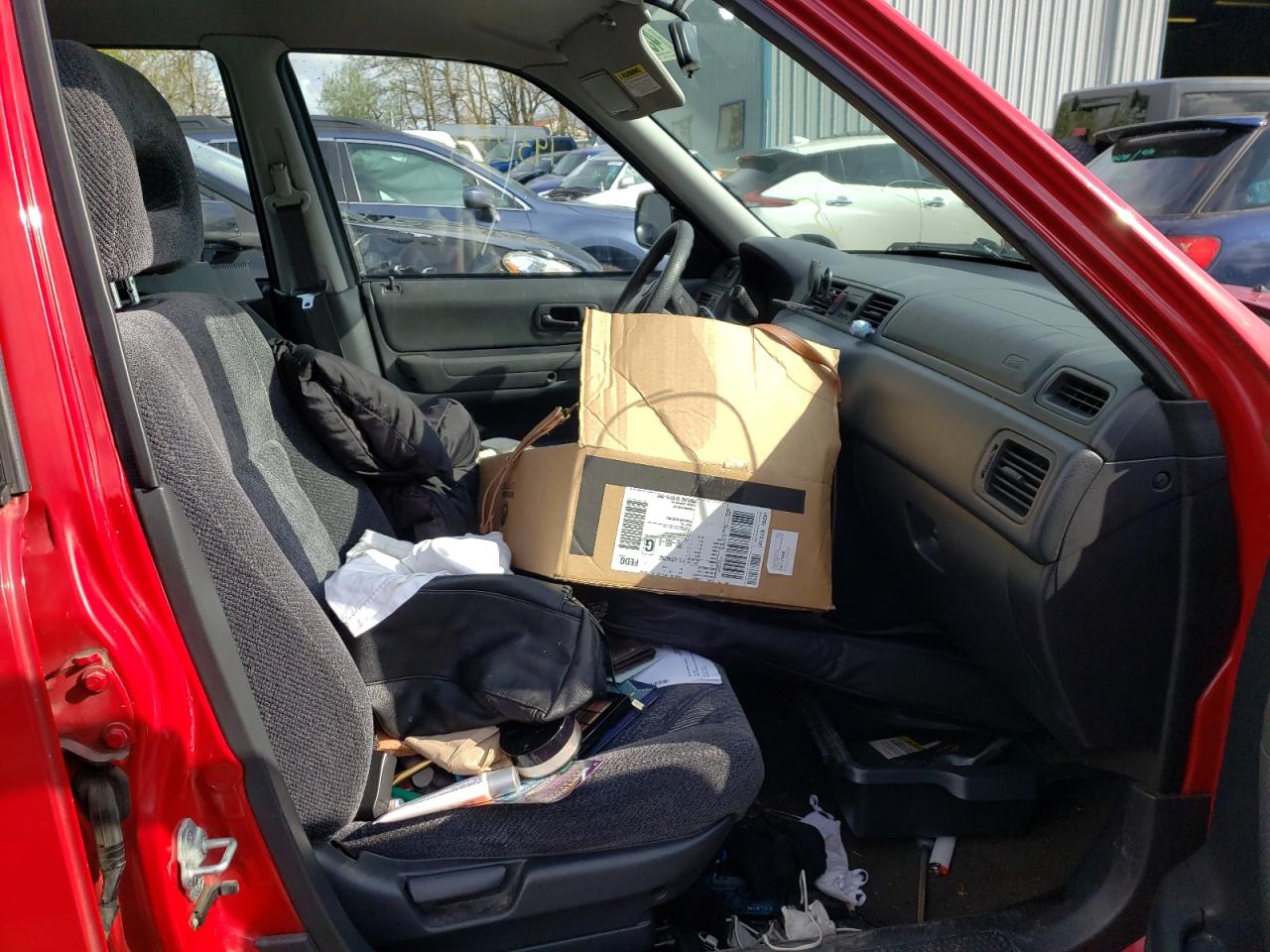 Photo 5 from auction – 2000 HONDA CR-V LX with VIN JHLRD1845YC016068