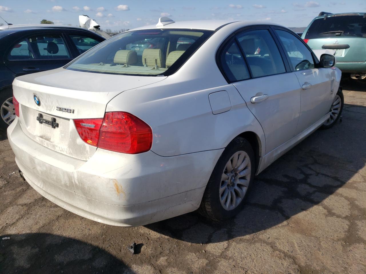 Photo 4 from auction – 2009 BMW 328 with VIN WBAPK73519A450074