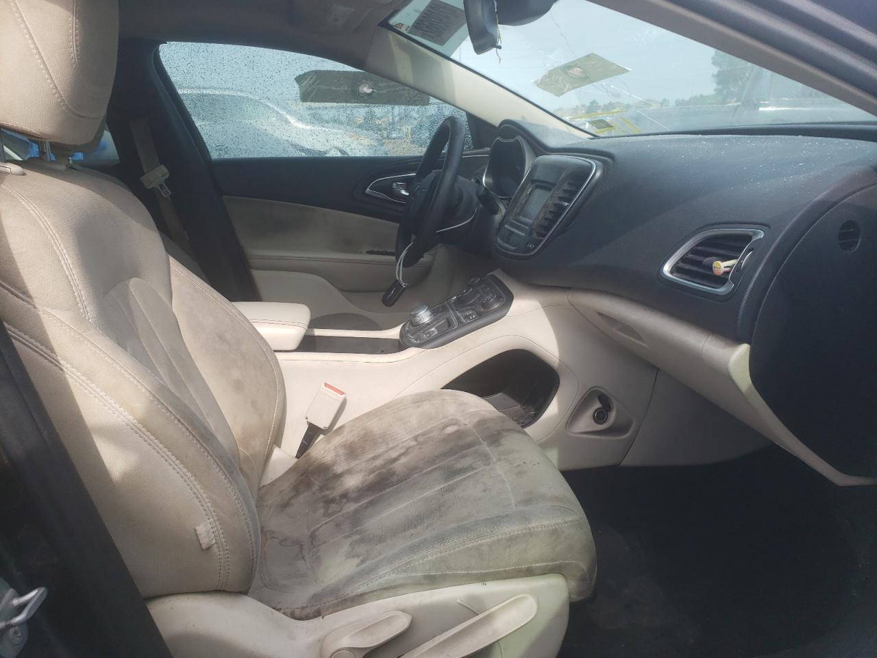 Photo 5 from auction – 2015 CHRYSLER 200 LIMITE with VIN 1C3CCCAB3FN683995