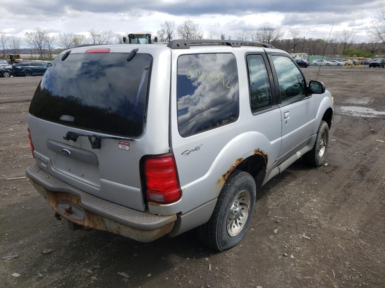 Photo 4 from auction – 2001 FORD EXPLORER S with VIN 1FMYU70E71UB84063