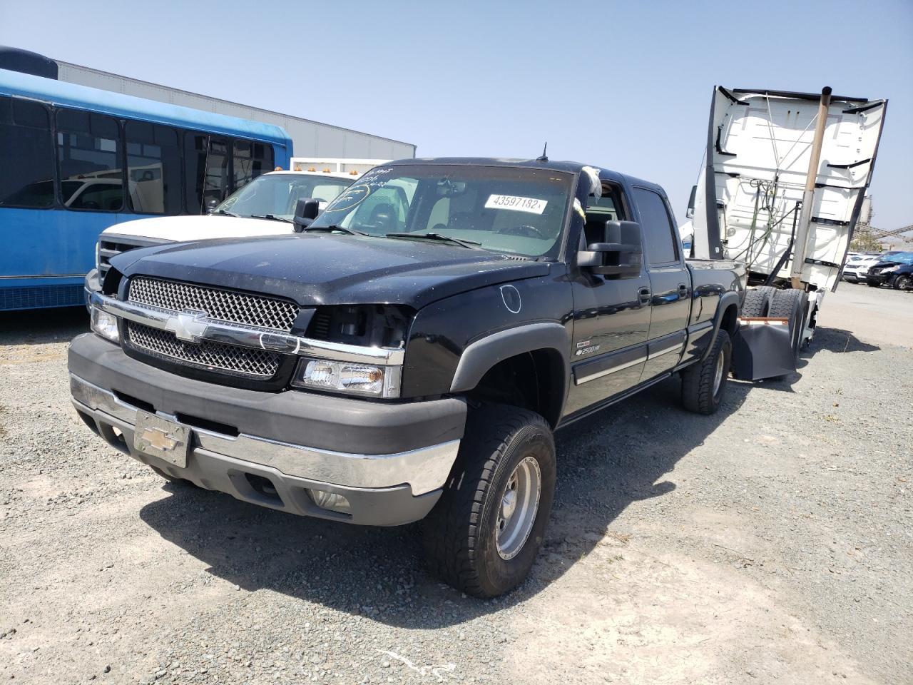Photo 2 from auction – 2003 CHEVROLET SILVERADO with VIN 1GCHK23153F140561