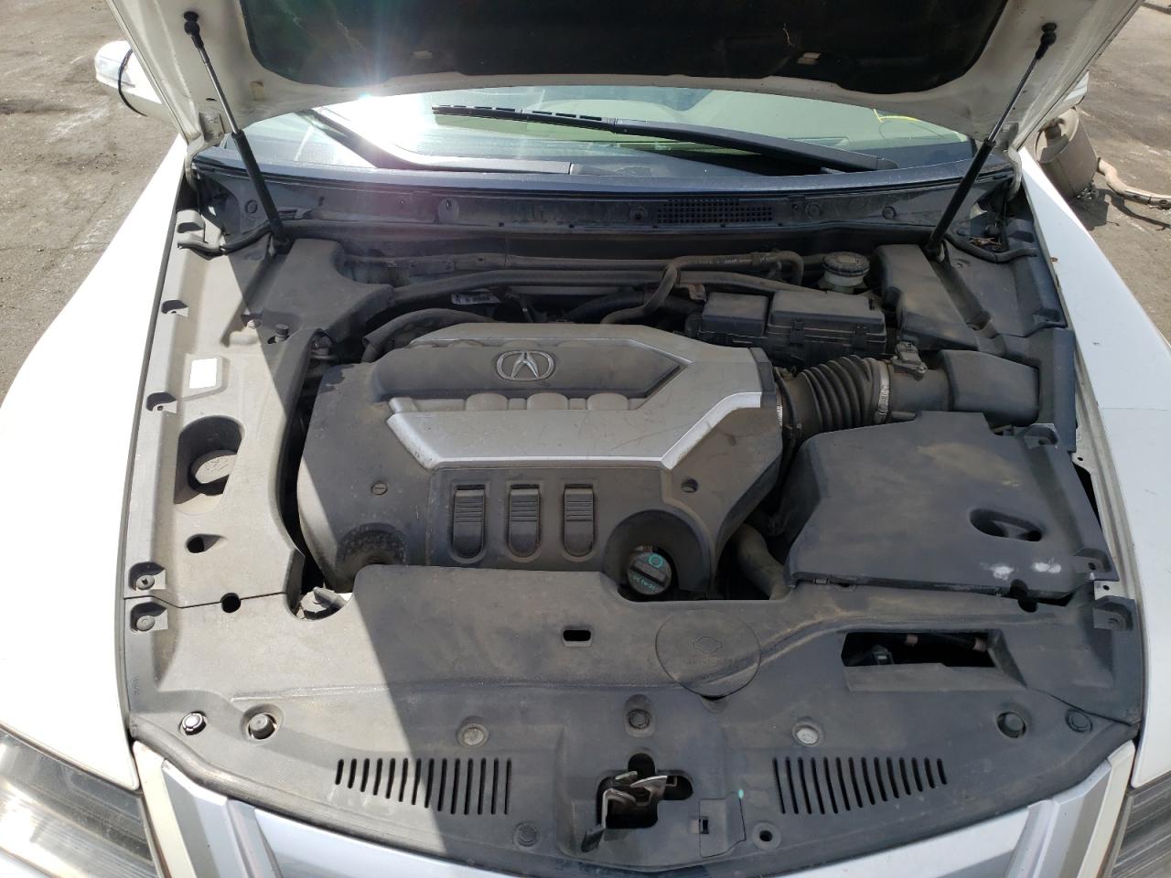 Photo 7 from auction – 2010 ACURA RL with VIN JH4KB2F63AC002009
