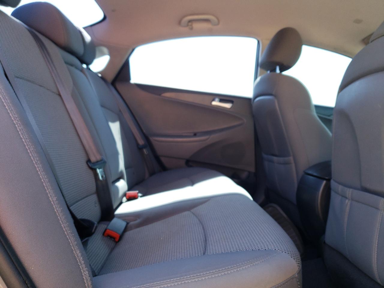 Photo 6 from auction – 2012 HYUNDAI SONATA GLS with VIN 5NPEB4AC1CH344573