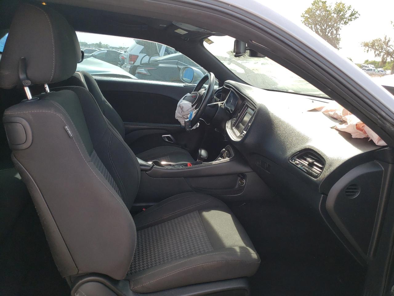 Photo 5 from auction – 2017 DODGE CHALLENGER with VIN 2C3CDZAG4HH569091