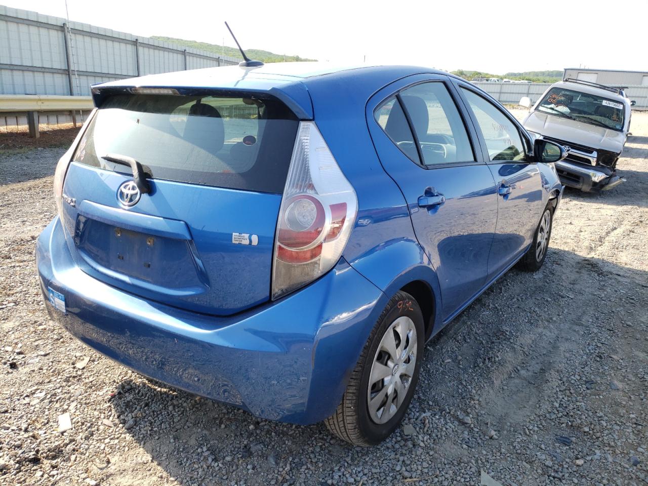 Photo 4 from auction – 2012 TOYOTA PRIUS C with VIN JTDKDTB35C1027909