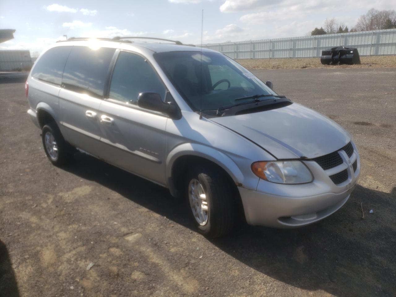 Photo 1 from auction – 2001 DODGE GRAND CARA with VIN 2B8GP44G21R130129