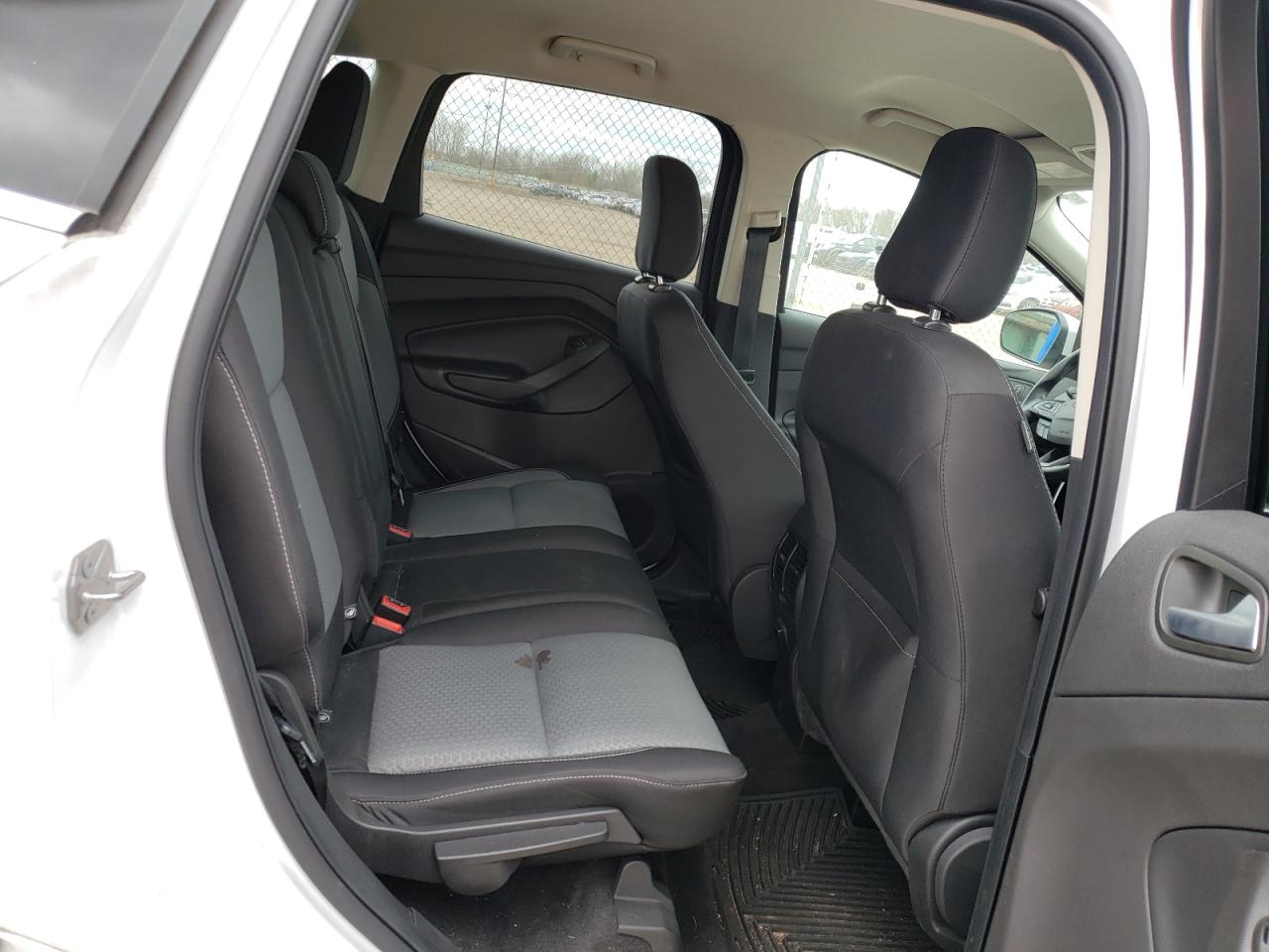 Photo 6 from auction – 2019 FORD ESCAPE SE with VIN 1FMCU9GD2KUA96977