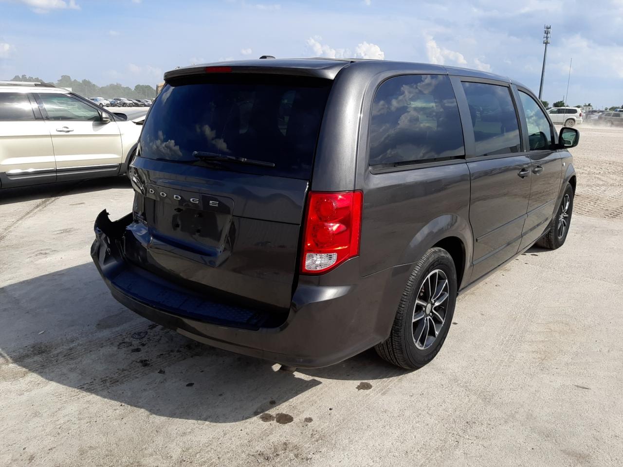 Photo 4 from auction – 2014 DODGE GRAND CARA with VIN 2C4RDGBG9ER306142