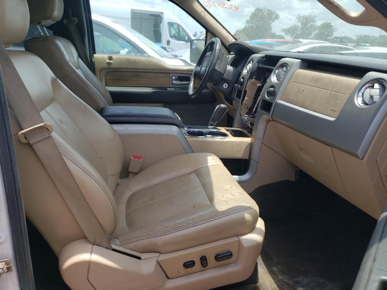 Photo 5 from auction – 2011 FORD F150 SUPER with VIN 1FTFW1EF3BFB89321