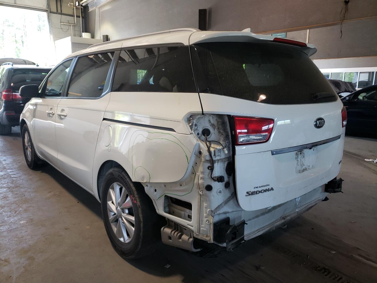 Photo 3 from auction – 2015 KIA SEDONA LX with VIN KNDMB5C18F6046596